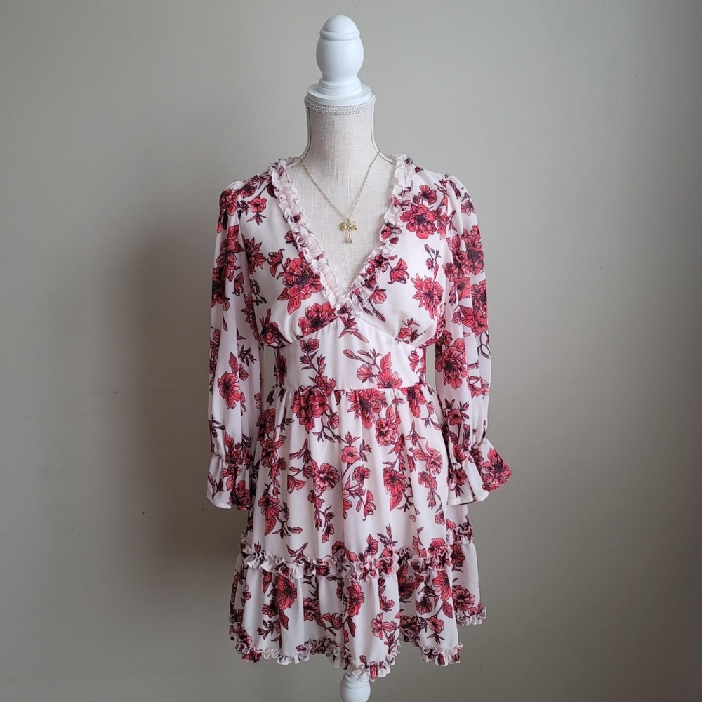 Beatiful Flowy Ivory White Floral dress